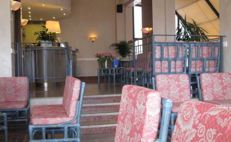 B&B Hotel Diano Marina Palace Bagian luar foto